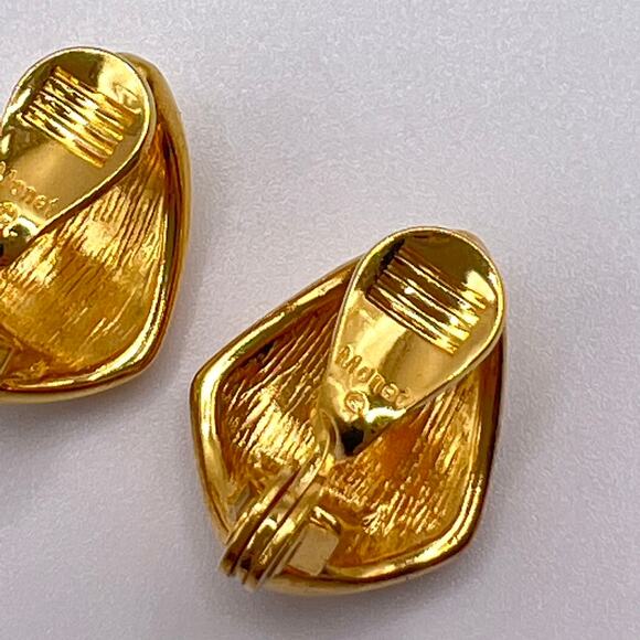 Vintage Monet Clip On Earrings Gold Tone Ivory White Enamel Diamond Shape - Picture 4 of 5